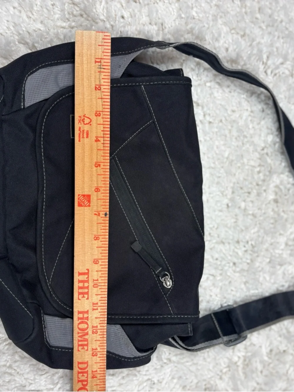 REI Messenger Laptop Bag Gray Black Crossbody Shoulder Travel Organizer EUC